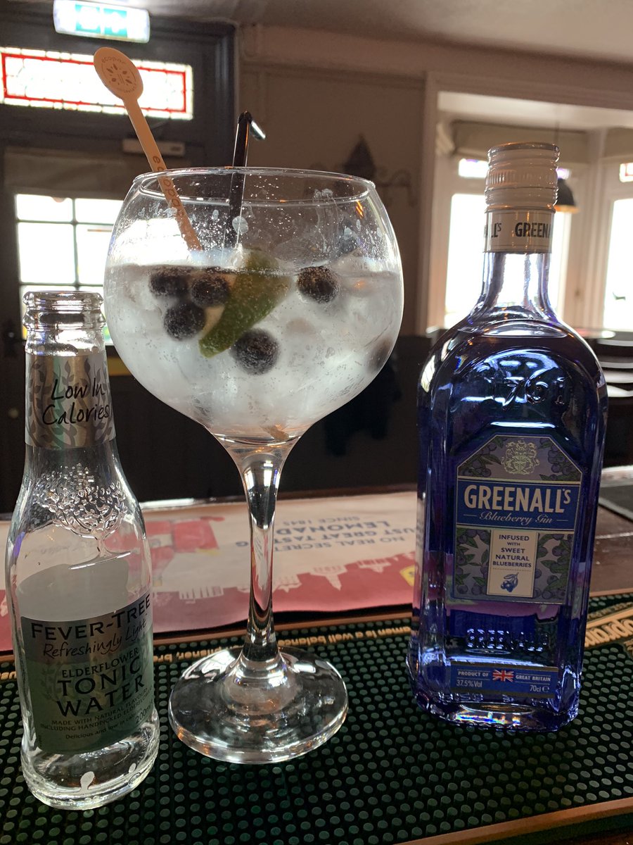 stagwalmer's tweet photo. Two cheeky little numbers in. 
Dry January - R Whites raspberry lemonade over ice with lots of lime &amp; fresh raspberries 
Gin Time - Greenall’s Blueberry gin over ice paired with Fevertree elderflower tonic &amp; fresh blueberries. 
 #rwhites #greenalls #gintime #stagwalmer #overice https://t.co/2u3B5fTkBi