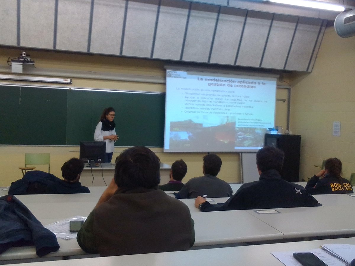 FIRETBF's tweet photo. Proyecto #GeoSafe. La modelización aplicada a la gestión de incendios.
#IIFF #BomberosForestales
#Bomberos #PC
@PauCostaF https://t.co/7tDJS3cAiy