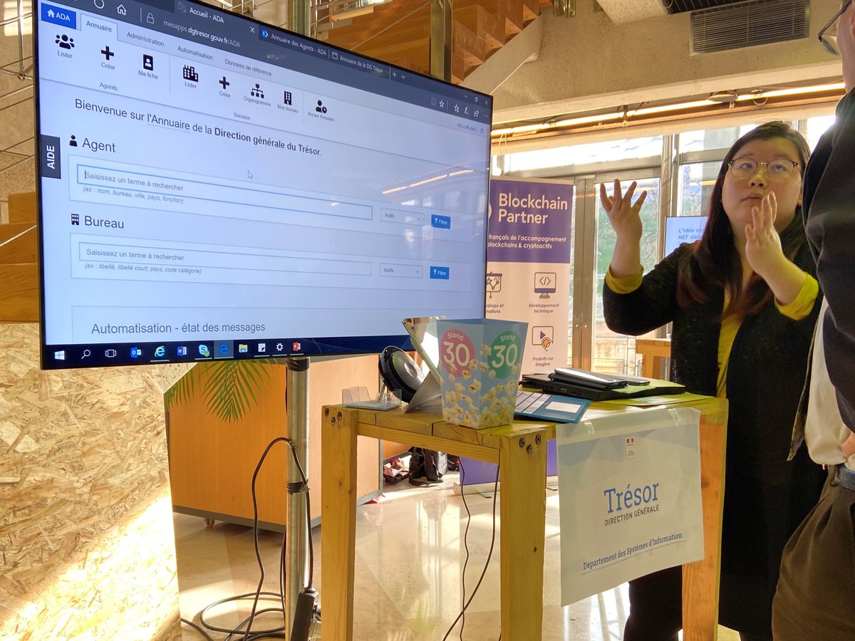 DGTresor's tweet photo. #Jeudiphoto 📸
La @DGTresor participe à #BercyINNOV ! #Innovations présentées :
➡️ le dispositif #RandomLunch réalisé en partenariat avec la #startup @TribaleeFr
➡️ le nouvel annuaire interne du Trésor
📍 RDV Hall Bérégovoy et allée Jean Monnet @Economie_Gouv toute la journée https://t.co/XRP2Upkku1
