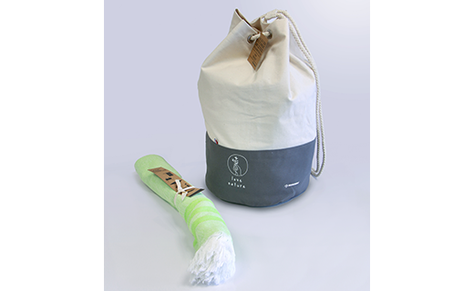 Notre cadeau d'entreprise 2020 : 
➡ un sac "citoyen" 100% coton et 100% français ! 🇫🇷  👍 
➡ une fouta fabriquée en Espagne
#tenthorey #developpementdurable #economielocale #vosgesterretextile