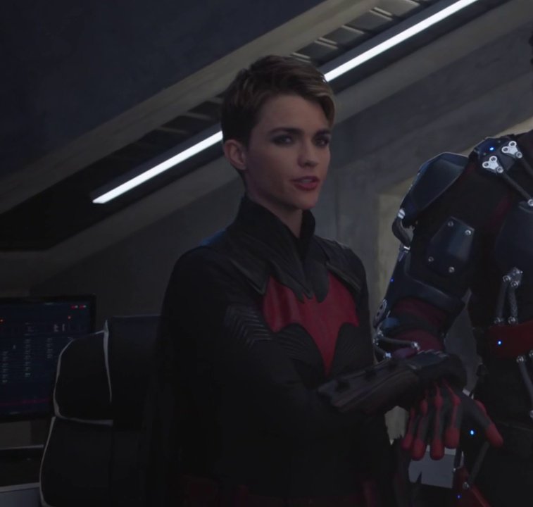 Capt_ChrisPike's tweet photo. Random:
Yay or nay?
#alexdanvers #batwoman #batvers #batlex (whatever even?) #supergirl https://t.co/JxVJocsnTG