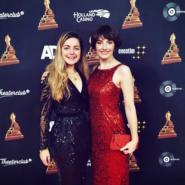 Wij zaten goed in de pailletten ❤🖤
•
•
💄: @michelvo_wigdesign 💃🏻: @lauradolsvintage 👜: @honneloeloe_nl
•
•
#MAG2020 #musicalawards #rai #pailletten #lauradolsvintage #vintage #hellodolly #kinkyboots #medialane #avrotros #degraafencornelissen #red… instagram.com/p/B7qPw44FXEB/