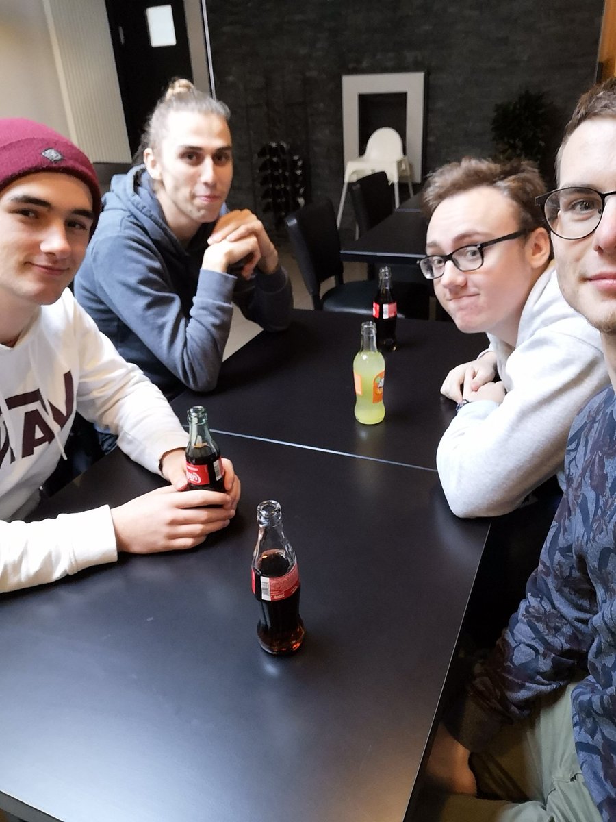MrSchepers's tweet photo. Business Lunch with da boyz #itfactory #thomasmore #keuzeproject https://t.co/0Ht09jetzO