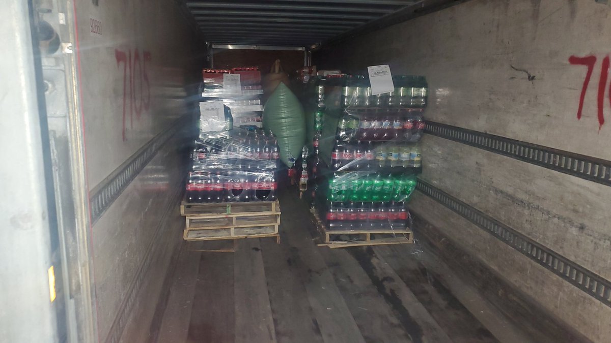 dugfresh247's tweet photo. Going to be a long day #GettingLoaded https://t.co/AhJYhzaIVW