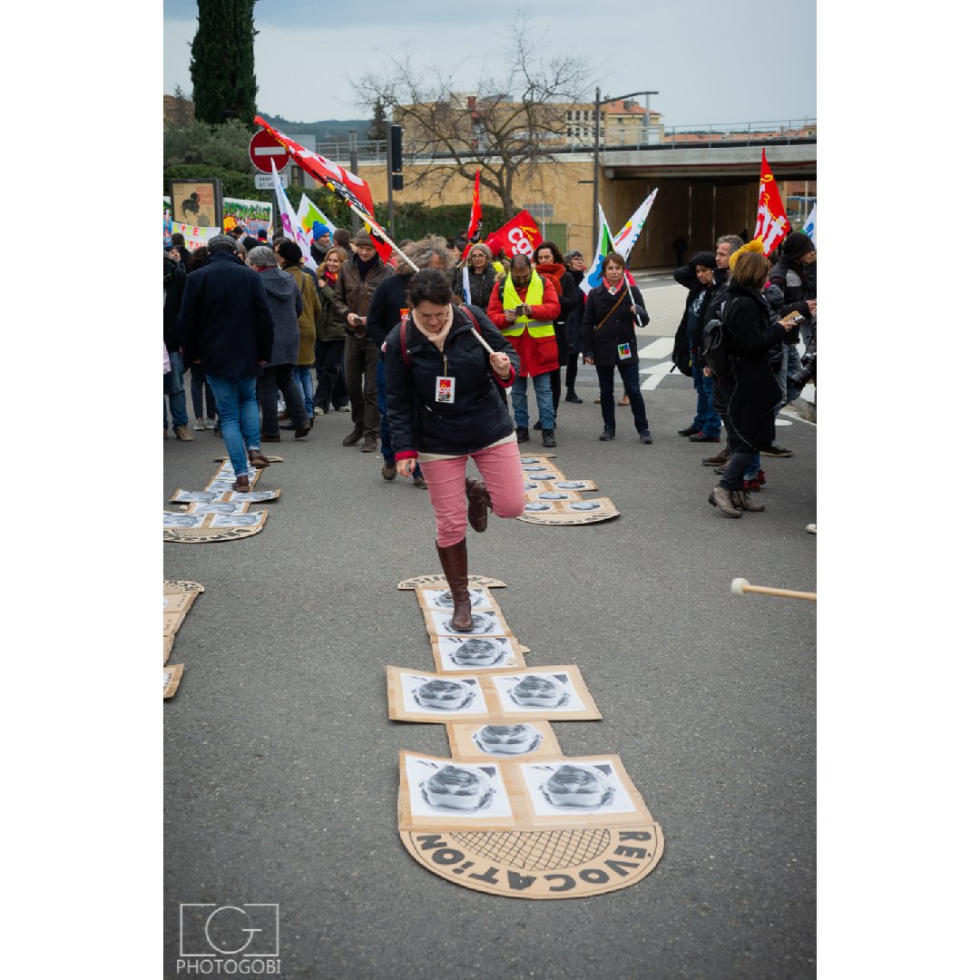 photogobi's tweet photo. Manifestation devant le rectorat d'Aix-en-Provence pour l'abandon du projet de réforme des retraites, pour des augmentations de salaires immédiates et sans contrepartie

#photography #reformedesretraites #aixmaville #photographie #aixenprovence
https://t.co/qaqQhgsgac https://t.co/t8GbxOz3HU
