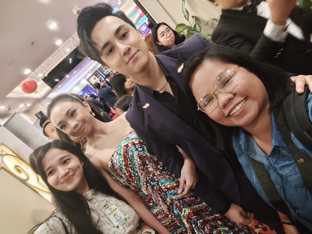 smithchasers's tweet photo. yeeeeaah!

edward said: 
kumusta naman ung 20k groceries mo..

hahahaha natandaan nya ako ahhHahahaah

#VPChoiceAwardsMayWard 
VPAwards2020 WithMayWard https://t.co/MJKZ0kxadS