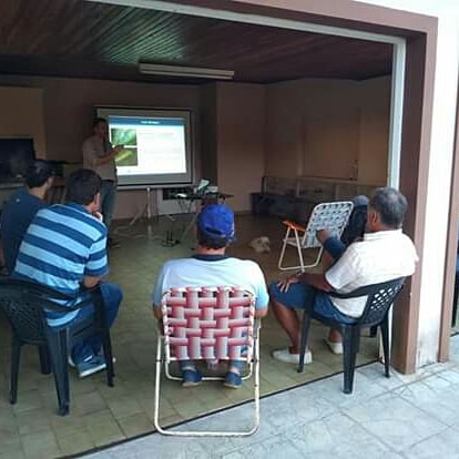 IntaChajari's tweet photo. Polilla enruladora de los brotes (Argyrotaenia sphaleropa) está ocasionando daños en los cítricos de nuestra zona. Charla con productores del @CambioRural_II citricola San Miguel. Ciclo, monitoreo, control fueron algunos de los temas tratados. @INTAConcordia @intaargentina https://t.co/rey4kBFLGP