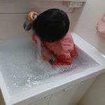 子供から目を離した結果？洗面所がスゴいことに!