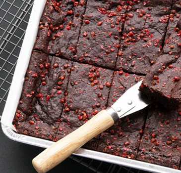 OBHMagazine's tweet photo. In our weekly #NewProduct roundup we have... 

🍪 'Cookies N Cream' from @gatoandco 
🍰 Vegan bakes from @positiv_kitchen
✨ Popped waterlily seeds from @TaaliFoods

Read more: https://t.co/SaLDWTdFGw https://t.co/XVYKOzy6Dy