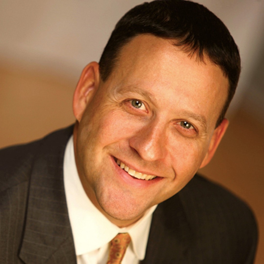 “A good team player doesn’t create drama and mentors younger employees. They are selfless, willing to come in early and stay late, and lead by example. They have a positive influence on the rest of your #employees." Ross Bernstein #leadersforum2020