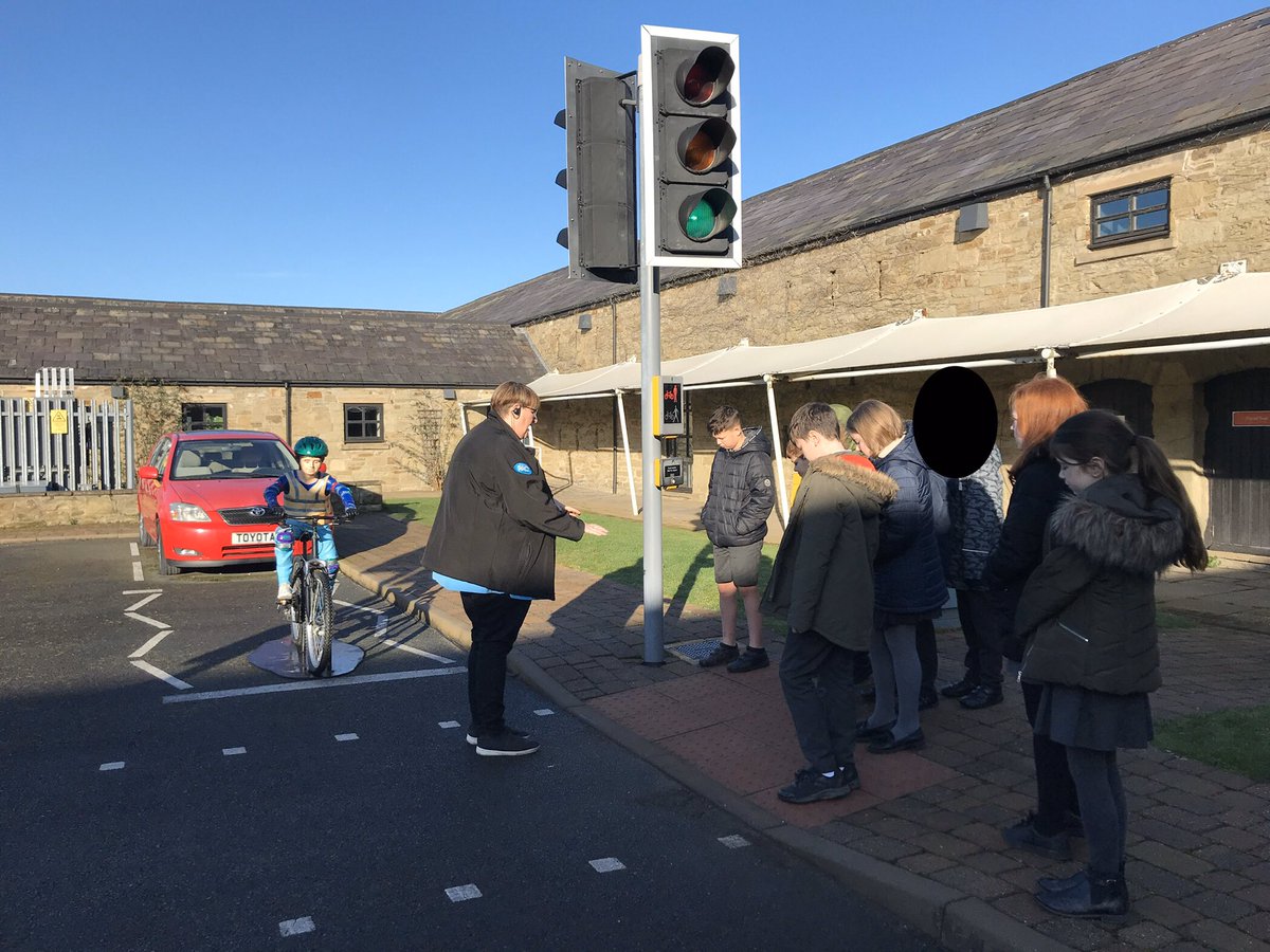 Year6BC's tweet image. How to keep our money safe and how to protect ourselves from dangers on the road, the internet and in the home 🏠 @DangerPointLtd #6SF