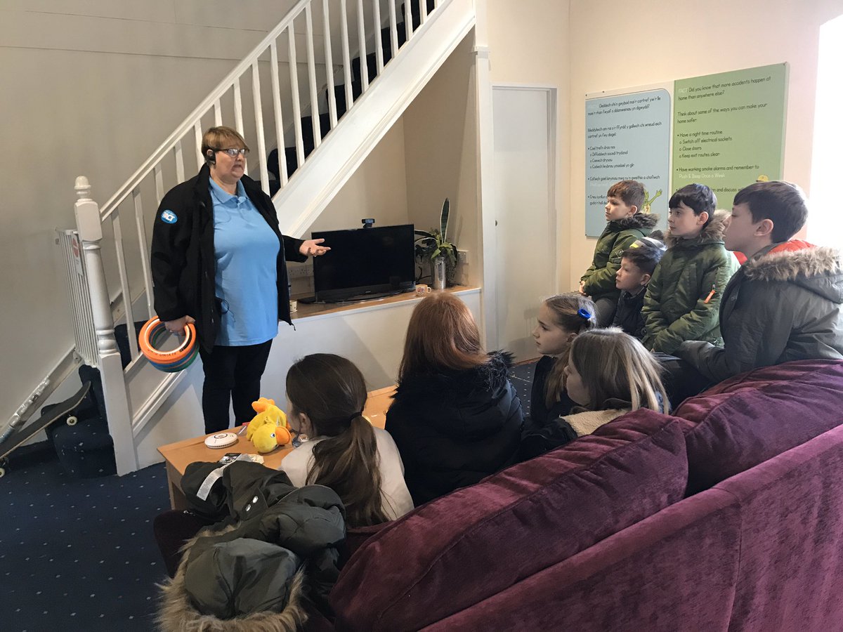 Year6BC's tweet image. How to keep our money safe and how to protect ourselves from dangers on the road, the internet and in the home 🏠 @DangerPointLtd #6SF