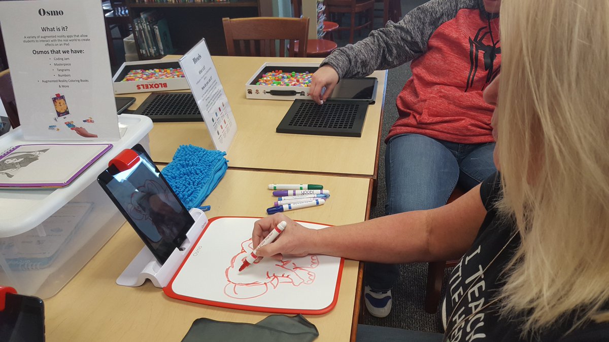 PeeDeeCommons's tweet photo. Teachers enjoyed learning about our MakerSpace program. #impossiblepde #hcslibrarymedia https://t.co/FIYTddUeti