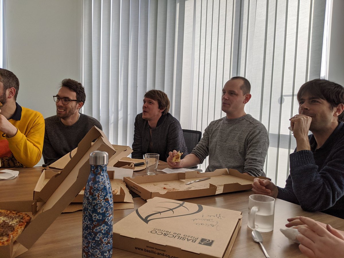 liksi_FR's tweet image. 💬 #MidiTech | Ce midi Thomas @tfrancois_1er nous fait une présentation sur #BuildKit pour #Docker Bon appétit 🍕