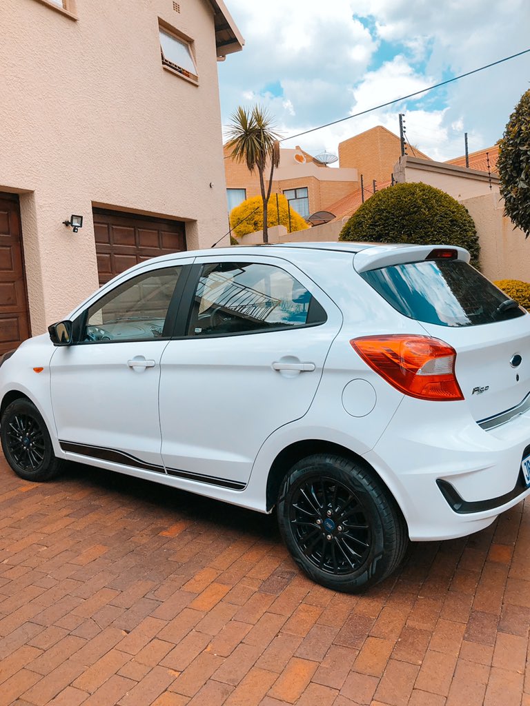 Thobi_Rose's tweet photo. Look what I saw when I got home? I get to drive the new #FordFigo Blu for a week!!! It’s so beautiful!!! #GoMakeWaves
this isn’t sponsored - they have allowed me to share my experience with y’all which I will as honestly as possible!!!! Thank you @FordSouthAfrica https://t.co/itoTdN1bTL