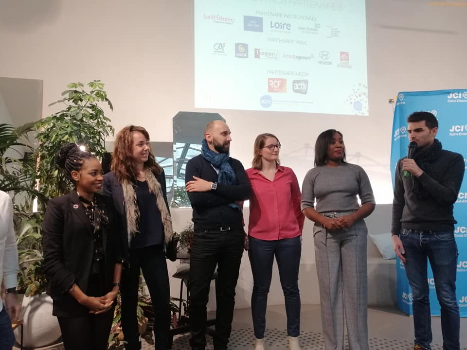 JceStEtienne's tweet photo. Petit-déjeuner des vœux ce matin.
Merci à @ot_saintetienne pour son accueil et à tous nos partenaires pour leur présence et leur soutien ! Co-construisons et co-agissons ensemble pour notre territoire.
#vœux #JCEStEtienne #LeaderCitoyen #RevesDeGosse #ConventionJCE2021 https://t.co/hiELnyJxsA