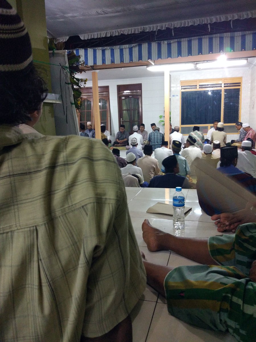 subisaja's tweet image. Selamat Malam jumat...

Mohon maaf Lahir &amp;amp; batin... 

#mujahadah #Istighotsah #Yasinan #Tahlil #YasinTahlil 
@kank_faqih @SZainul @KelinkG @Maftuh89889444 @ismailsmileaja @jaenal_ngaripin @cusnimuba @humasGrobogan @TajYasinMZ @SumarniGrobogan #IndonesiaMilikBersama #NusantaraJaya