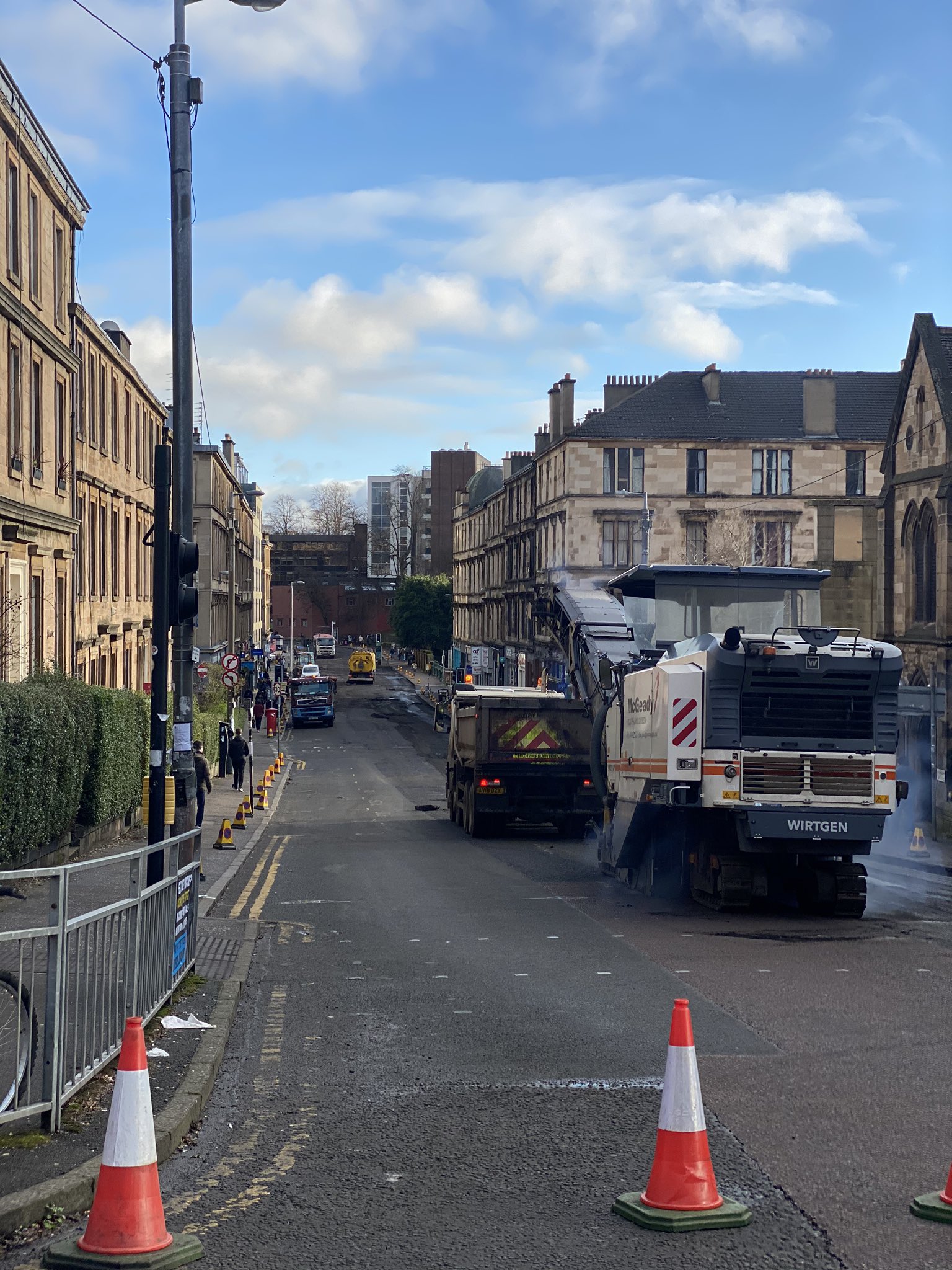 Glasgow West End Today 🇺🇦🇺🇦🇺🇦 on X: Gibson Street CLOSED for  resurfacing work #NoMorePotholes #glasgow  / X