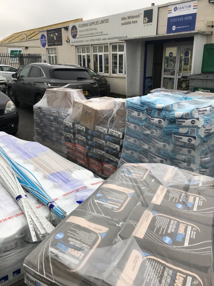 ⁦<a href="/tilemasteradhes/">Tilemaster Adhesives</a>⁩ delivery just turned up at ⁦<a href="/PFCFlooring/">PFC Flooring</a>⁩ Romford.