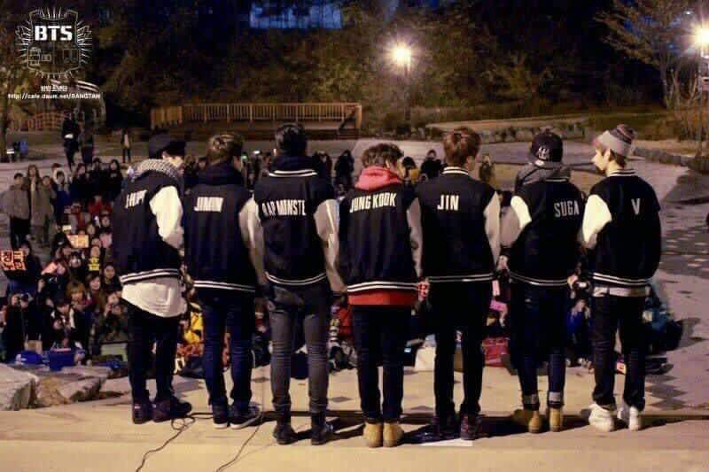 RismaAini5's tweet photo. #CONNECT_BTS 
@BTS_twt 
Kita lalui bersama ... https://t.co/COYS5OGkkB