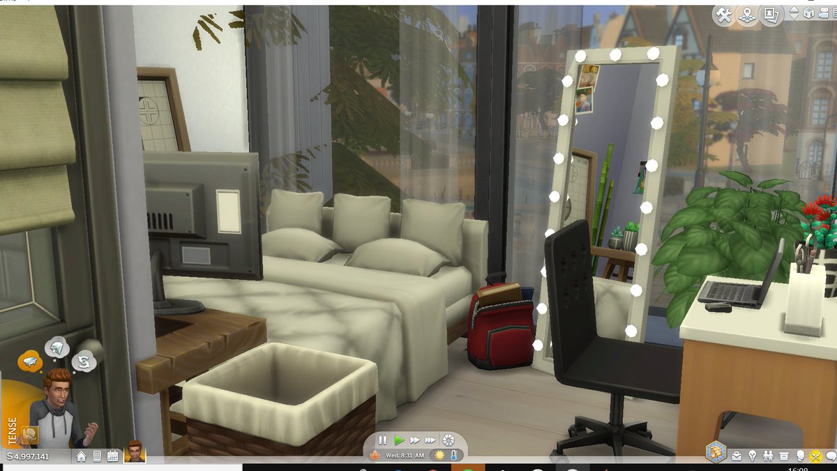 TheSimsfanatic's tweet photo. My #TheSims4Contest #TinyLivingContest "not just a box" is on the gallery now origin ID: Cinnamon7071 https://t.co/ngNWwK4rRW