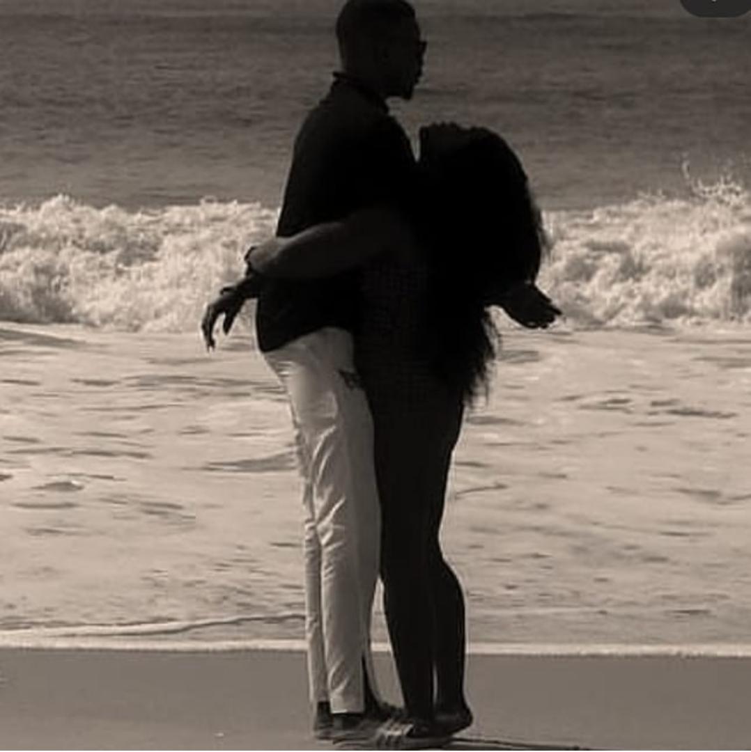 Bamcaro2361's tweet photo. I miss the #CeeLeo ship so much.The Akin and Cynthia days.They even did a commercial kissing, chaii where did they goπ€π₯°π₯°.Zeeworld movie at the beach with madam as the director π chaii those days were sweet jare.Throwback #BBNaijaDoubleWahala https://t.co/DDXKmnXIlY
