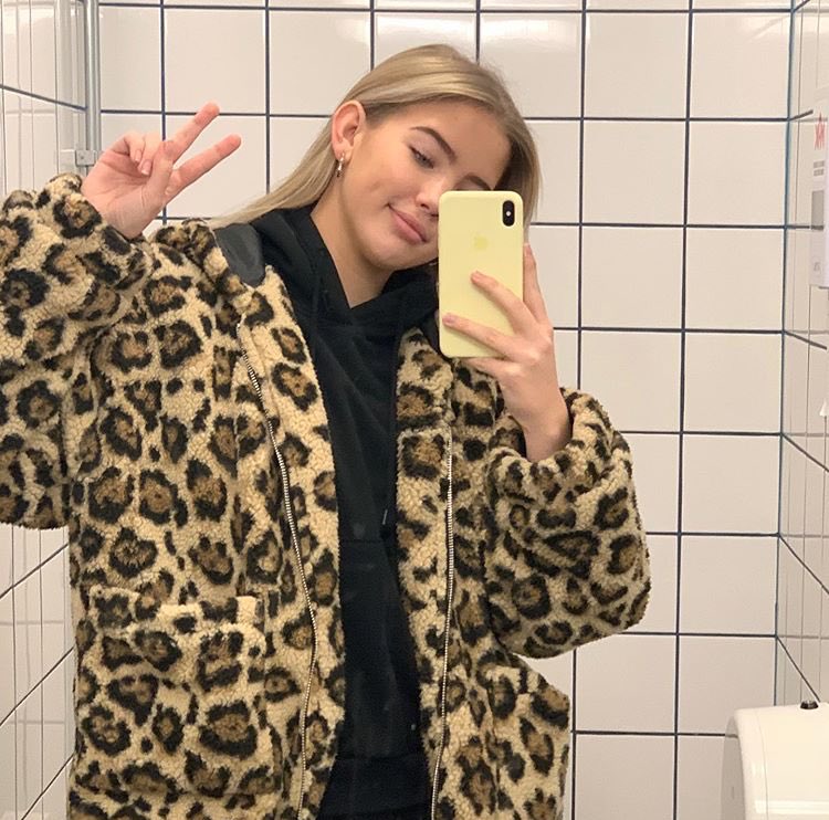 steIIauris's tweet image. —— 𝘀𝗼𝗺𝗲𝘁𝗶𝗺𝗲𝘀 𝗶 𝗳𝗲𝗲𝗹 𝗹𝗶𝗸𝗲 𝗶 𝗷𝘂𝘀𝘁 𝘄𝗮𝗻𝗻𝗮 𝗴𝗼 𝗯𝗮𝗰𝗸 𝘁𝗼 𝗺𝘆 𝗼𝗹𝗱 𝘄𝗮𝘆𝘀.