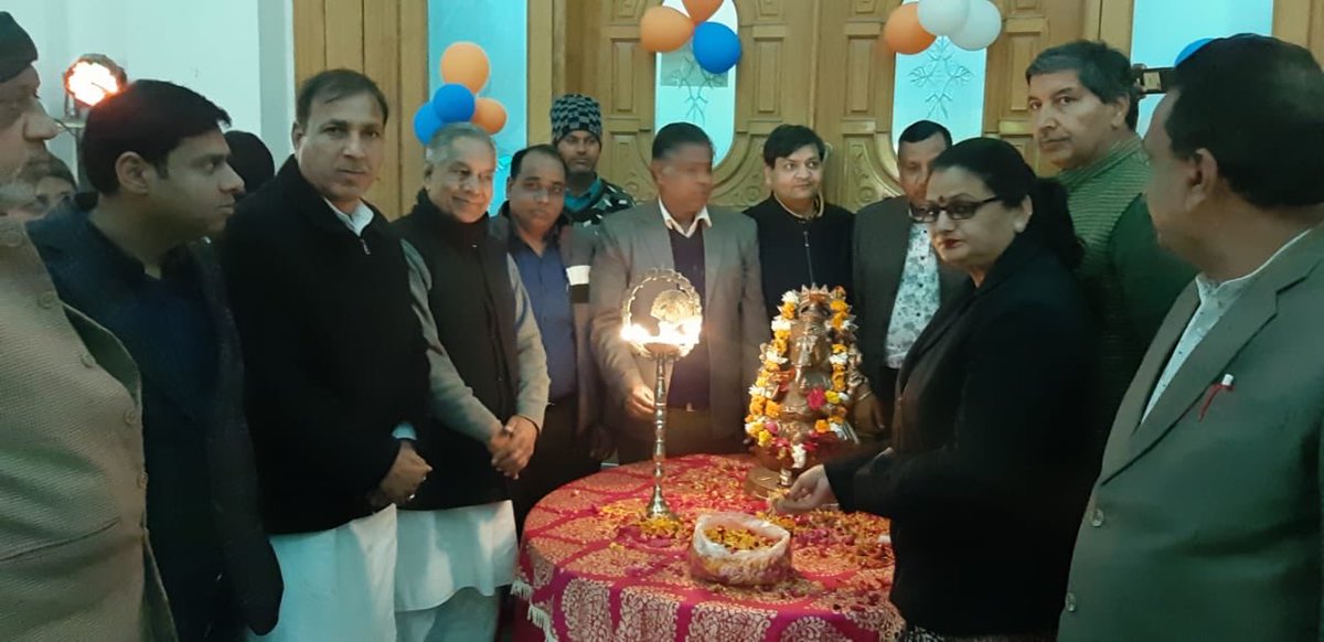 JagdishJangidIN's tweet photo. श्रीगंगानगर में व्यापारियों द्वारा लोहड़ी त्यौहार की पूर्व संध्या पर आयोजित कार्यक्रम में शिरकत की। https://t.co/rmrXOaOXov