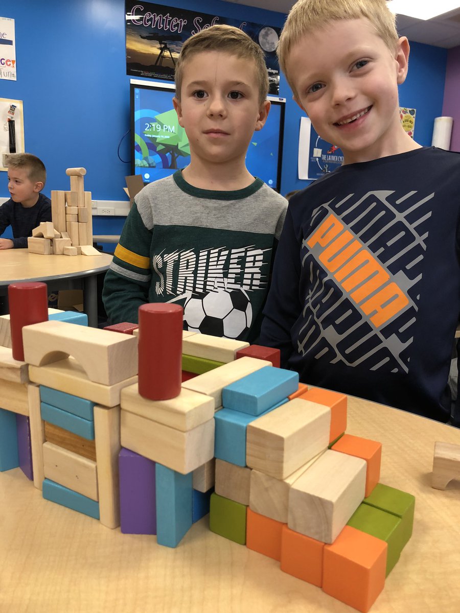libraryatcenter's tweet photo. Students in Mrs. Menard’s class designed some very creative treehouses after reading Froggy Builds a Treehouse by Jonathan London. #makers #feelslikespring https://t.co/XerPlDtlzY