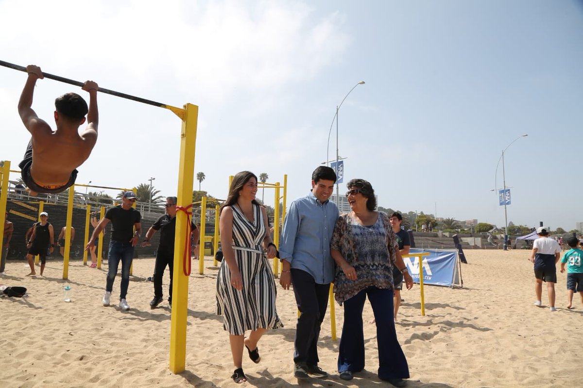 MinisterioBBNN's tweet photo. El Ministro @jisamit lanzó esta mañana una nueva aplicación móvil “Playapp”, 📲 que permitirá a los usuarios buscar las playas de Chile, identificar sus accesos autorizados y realizar denuncias cuando existan accesos restringidos! #LaPlayaEsDeTodos 🏖🇨🇱 https://t.co/rQnPkLdFE9