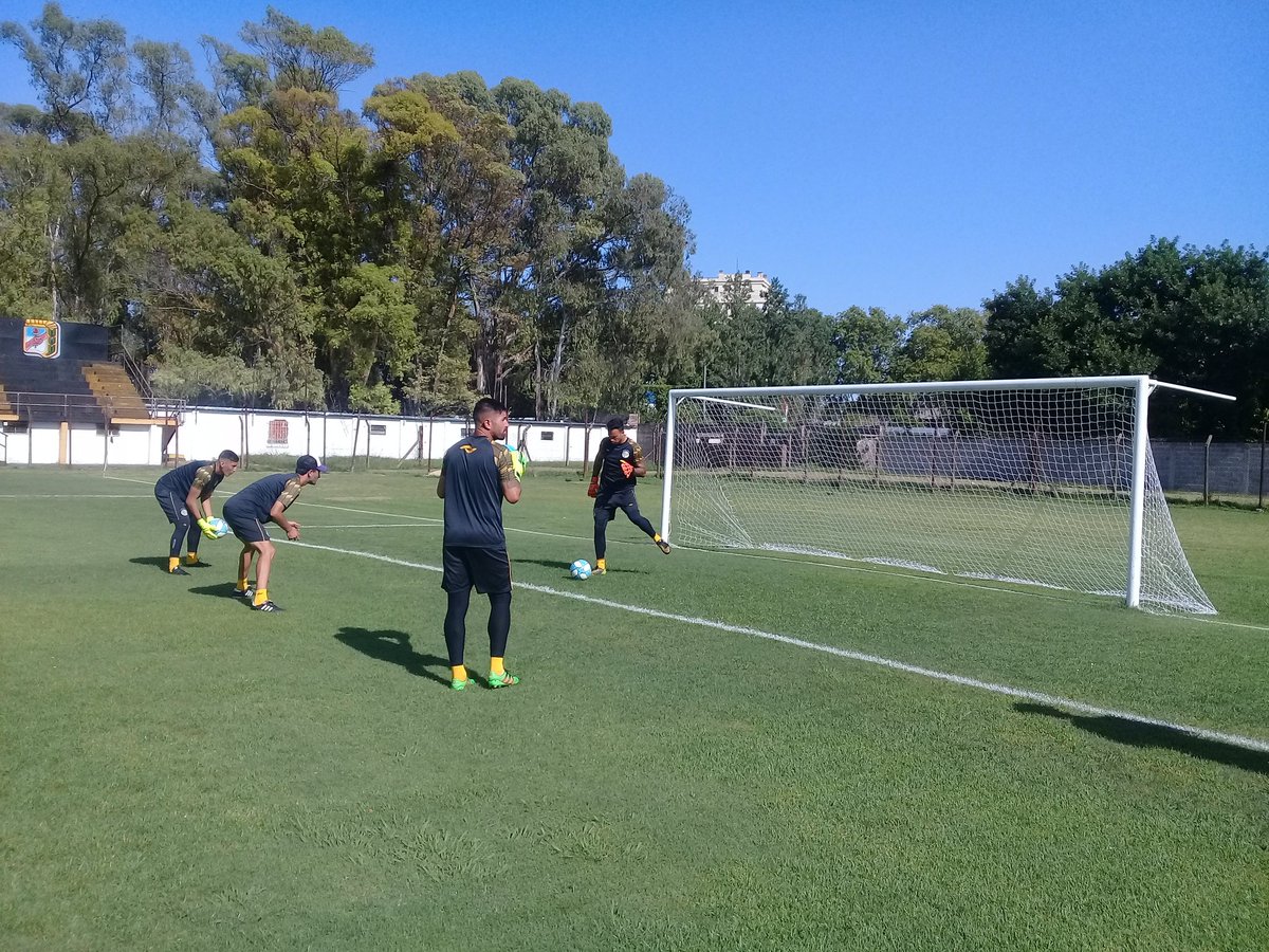 clubcomu's tweet photo. [#Pretemporada] 
El primer amistoso en este día sábado fue empate 1-1 ante @CDEspanol con gol de Scatolaro. 
Ingresó Arricau por Nakache.

#SeguirCreciendo
#Comu2020 https://t.co/OxsEjM16O0