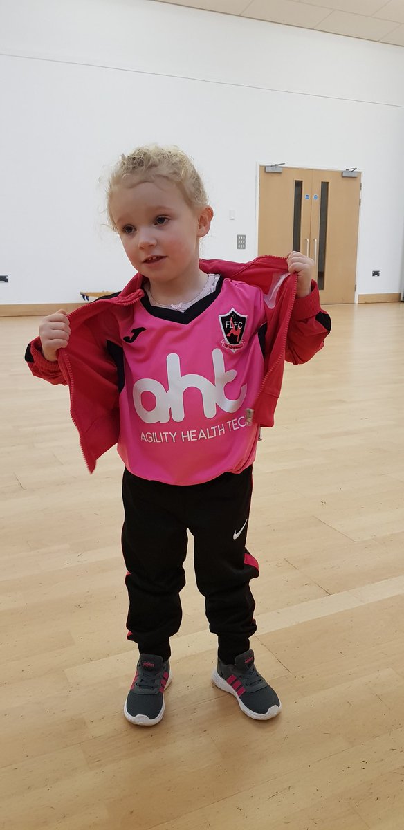 claire6thompson's tweet photo. At football training today, Mya was in her @frontiersladies kit with my old number (2) on the back. I definitely didn't cry.....
#FutureFrontier #FutureLioness @Lionesses @agilityht @Gill_D https://t.co/k1VuFZoEuc