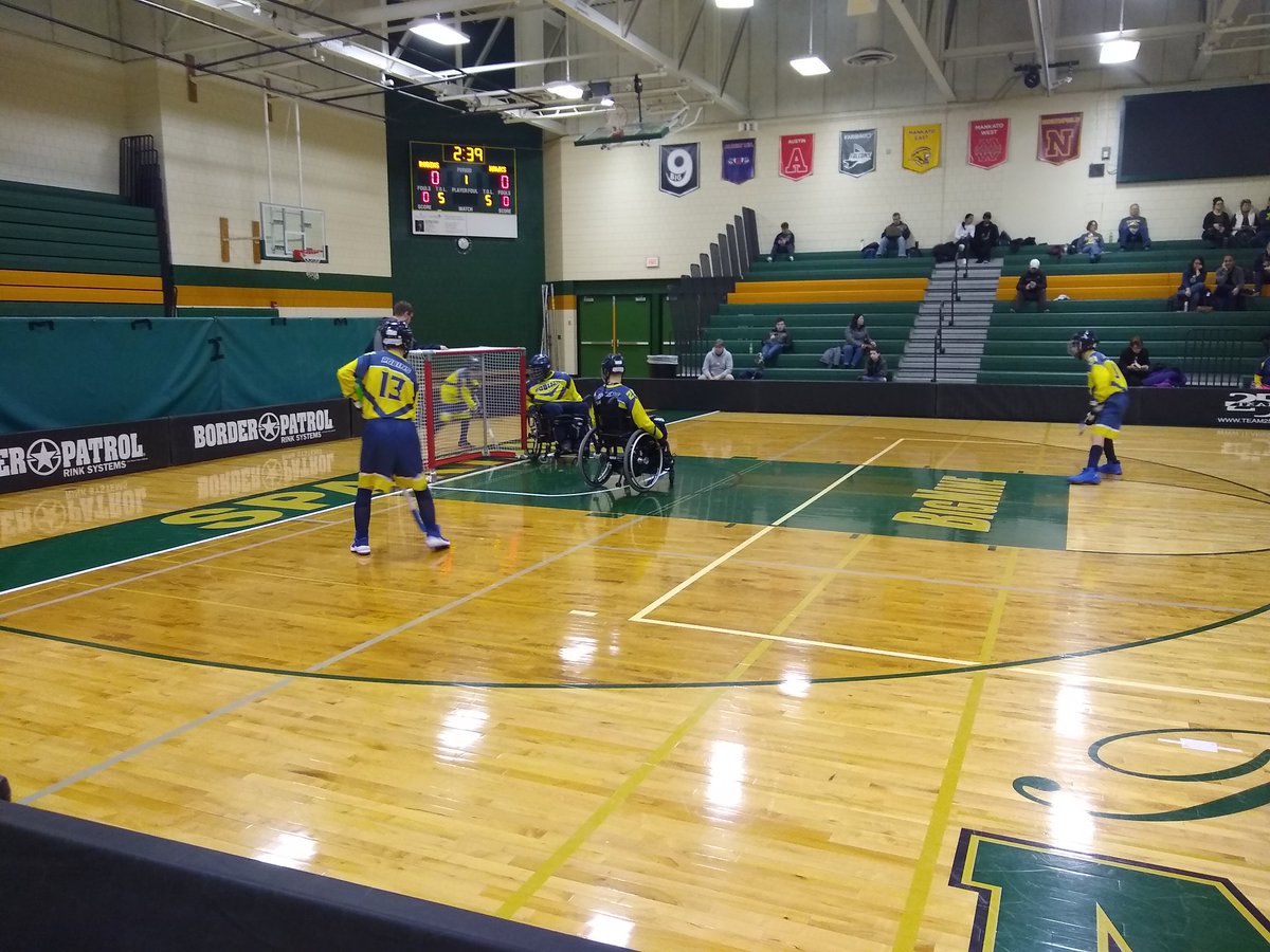 RobinsAthletics's tweet photo. The Robins are warming up for game two of the Rochester Invitational. #Robination https://t.co/1xrxKthMq6