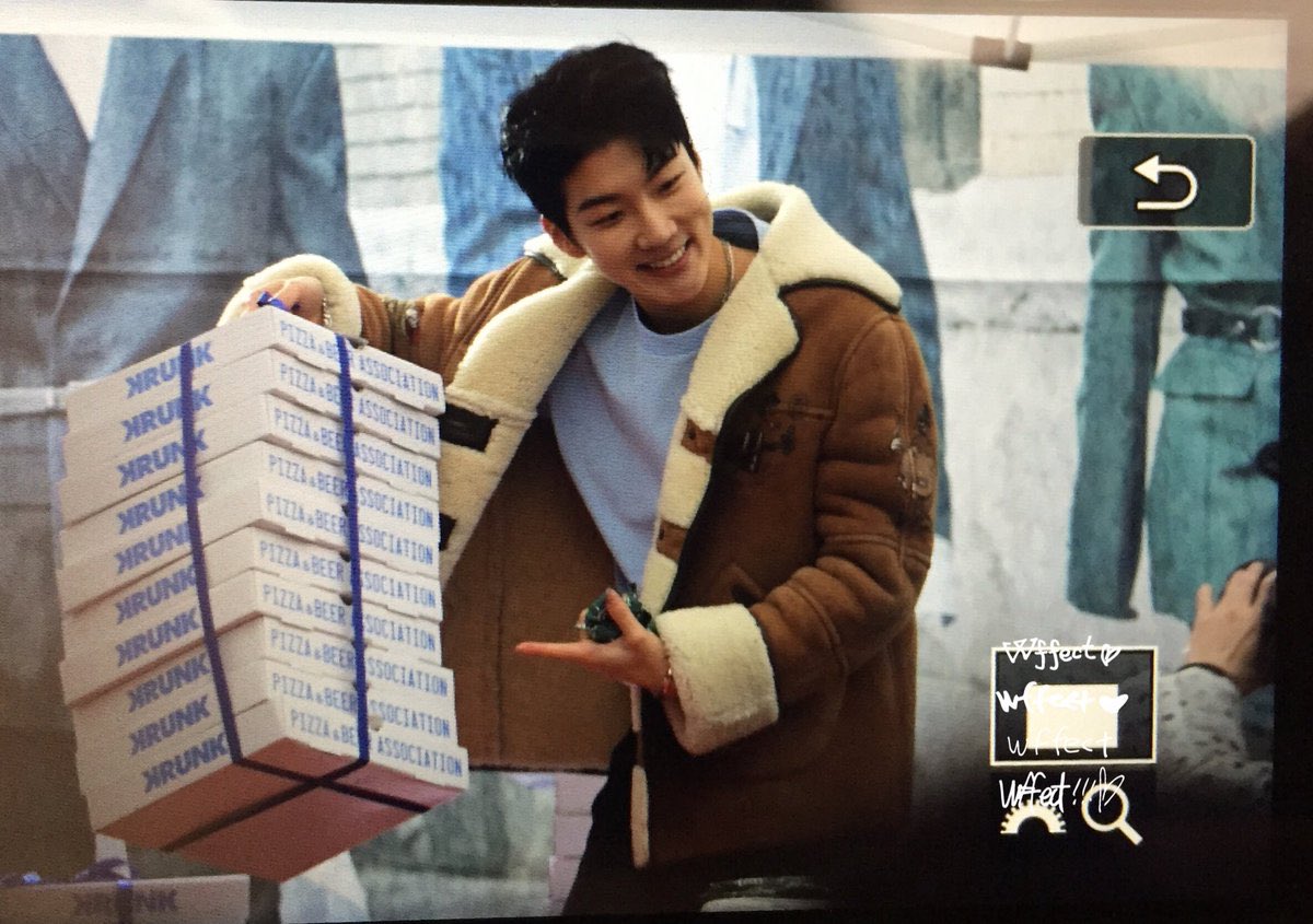 22. He eats so well and doesn’t hesitate to share good food recommendation to ICs. He often makes us drool  but worry not at times he also feed ICs, how can we not love this man??  #HappySeunghoonDay  #SayMyNameSeunghoon