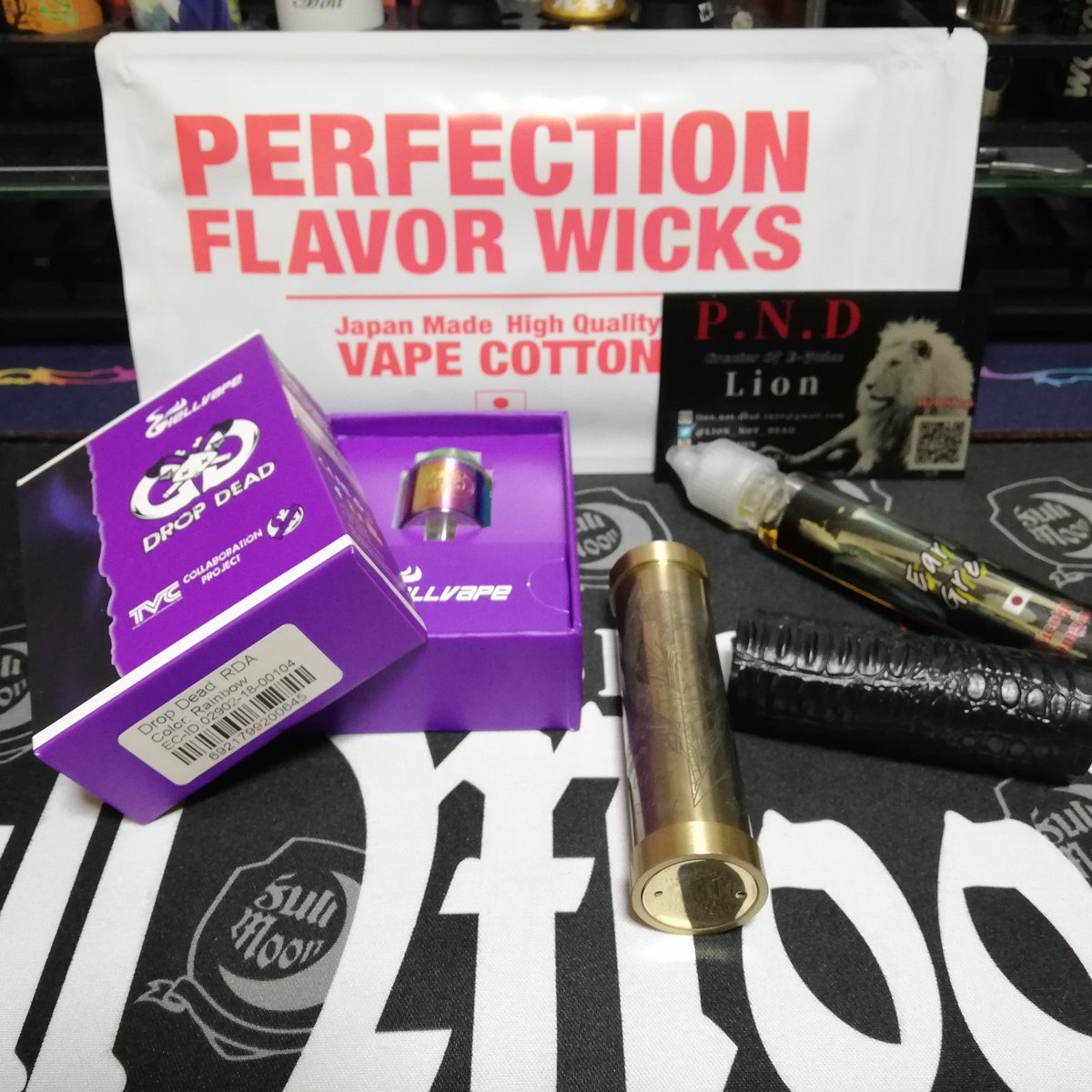 hiroki77g's tweet photo. Mr. vape下北沢閉店セール戦利品🤩
Lionさんと初対面😎earlgrey頂きまーす😋こりゃーsoldoutになるわけだ😍新作も期待大ですね🤤
#Mr_vape_下北沢 #閉店セール
#Hellvape #Dropded #perfection
#vapecotton #tubemod #Marvec #Darknight #PND #Lion #liquid #earlgrey https://t.co/cMIwBgr4gr