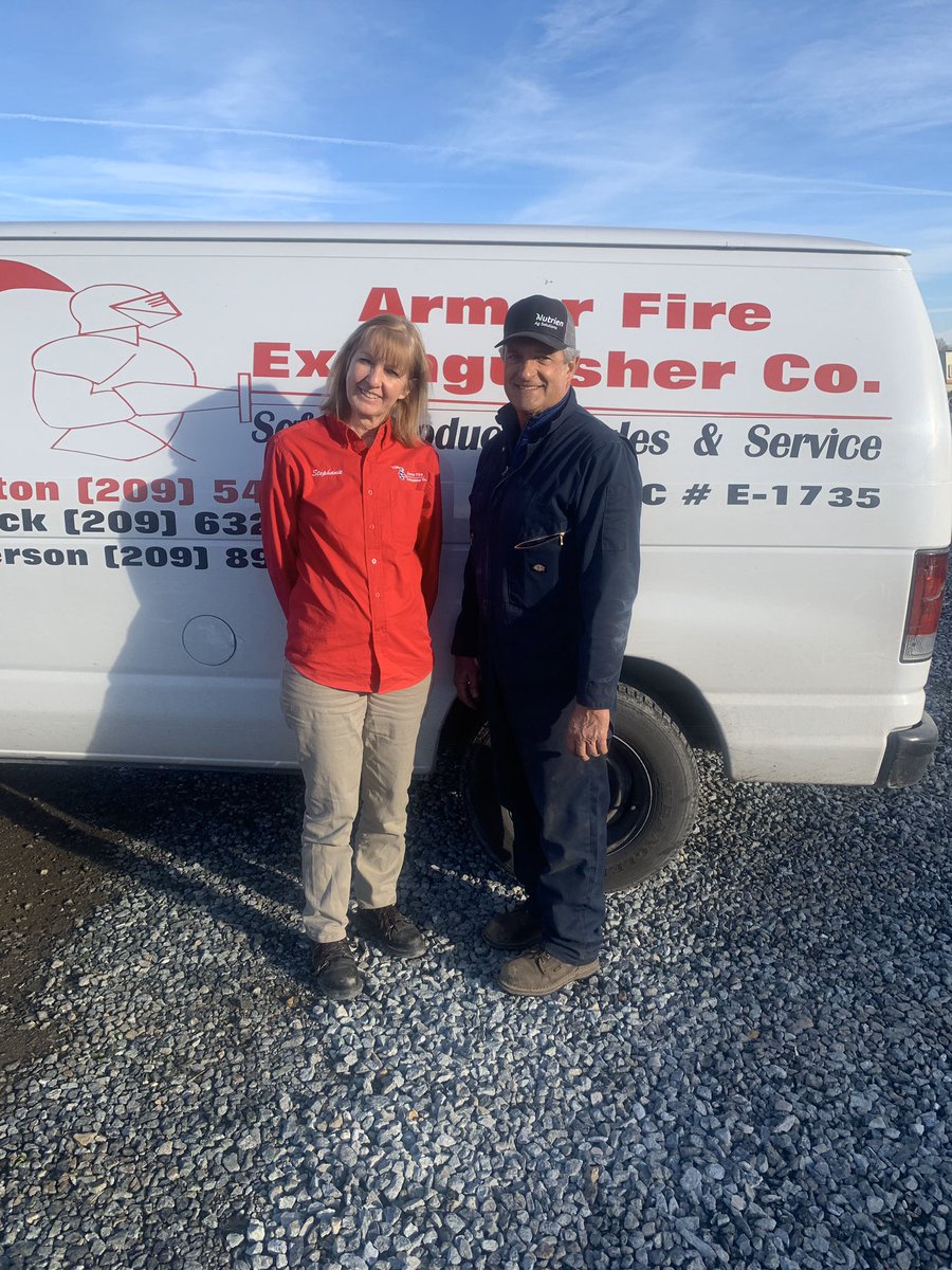 armorfireext's tweet image. “You never know who will meet while servicing fire extinguishers.  David the owner of D&amp;amp;B Yurigi  his son Garret was the winner of 2018s Bachelorette Show. Becka chose him over 34 other Bachelors.Yes, they are still together!” Stephanie &amp;amp; Carter (Armor Fire Service Technicians)