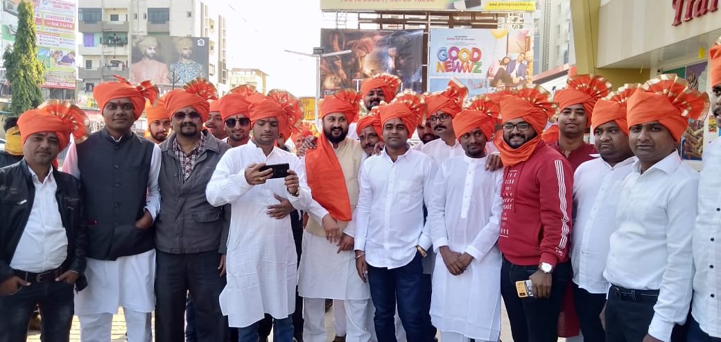 Wardekar_Ashish's tweet photo. हर मराठा पागल है स्वराज्य, शिवबा राजे और भगवा के लिये..
हर हर महादेव..@ajaydevgn @itsKajolD @omraut @SharadK7 @Kserasera3 @TanhajiFilm @TeamAjayDevgn @TeamKajol @BeingMarathi https://t.co/aqXuQIL9ft