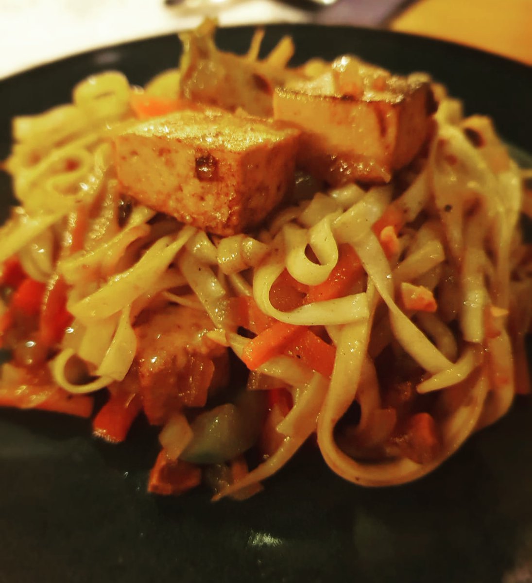 Who is joining us today for healthy January......

Here we have Tofu Pad Thai, or normal menu is also still available 

#food4sharing #britishtapas #HUDDERSFIELD #home