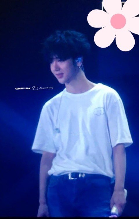 cloud19840824's tweet photo. 200111 자카르타 슈퍼쇼

#예성 #김종운 #Yesung #슈퍼주니어     #SUPERJUNIOR  #イェソン @shfly3424 @SJofficial
#SS8JKT #SS8inJKT #supershow8jakarta https://t.co/rGd40SIXX2