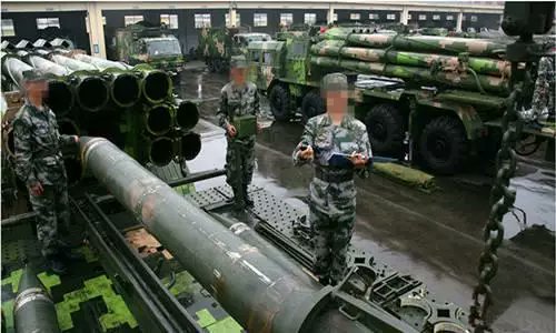 anshu217's tweet photo. #China #PLA Heavy #Artillery Brigade has 2×155mm truck battalions, 2 #PLZ05 (70km, shot in 6 sec, lethality 15-30m) 155mm SP bn & #PHL03 (150km, 50m, 12 rkt in 30 sec, 144 salvo-12 sq km) 300mm SP MLRS bn
Total 72 guns, 12 #MLRS, area-300 football fields
https://t.co/Aqz4FkLFM5 https://t.co/OlMWjX3fOb