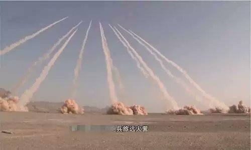 anshu217's tweet photo. #China #PLA Heavy #Artillery Brigade has 2×155mm truck battalions, 2 #PLZ05 (70km, shot in 6 sec, lethality 15-30m) 155mm SP bn & #PHL03 (150km, 50m, 12 rkt in 30 sec, 144 salvo-12 sq km) 300mm SP MLRS bn
Total 72 guns, 12 #MLRS, area-300 football fields
https://t.co/Aqz4FkLFM5 https://t.co/OlMWjX3fOb