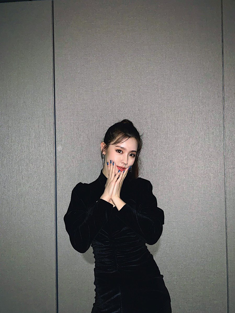 official_i_dle's tweet photo. [#미연] 🖤📸

https://t.co/0Rjapg7iS4 https://t.co/QykM8YBI2L