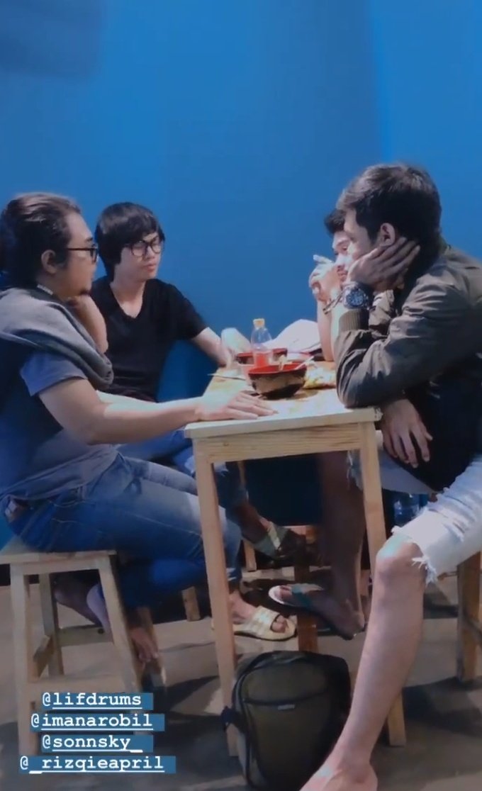 imanarobil's tweet photo. @alifvuga @rizqieeeee @sonnsky_ sisa ber 4 :) https://t.co/cU2JLiO8cp