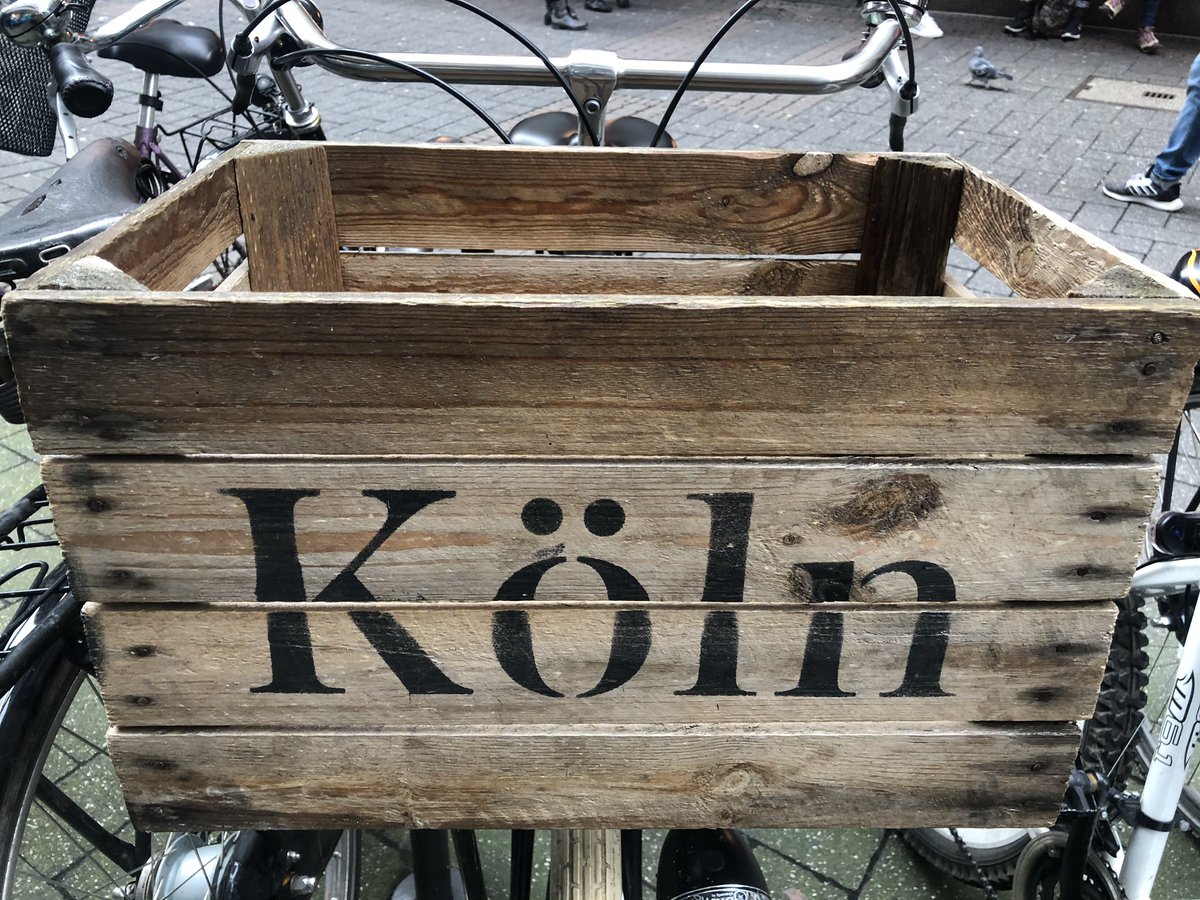 Tacitussi's tweet photo. Hope the owner doesn’t mind. #woodenbox with the letters #köln on it. #nostalgia😍 

#weekendfeelibg and then I have the #cameraeyes on and see how #beautiful the world is. #inspiringpeople 

#creativity 
#kölnliebe❤️ 
#colognelove 
#colognegirl https://t.co/LSO9U16Bi3