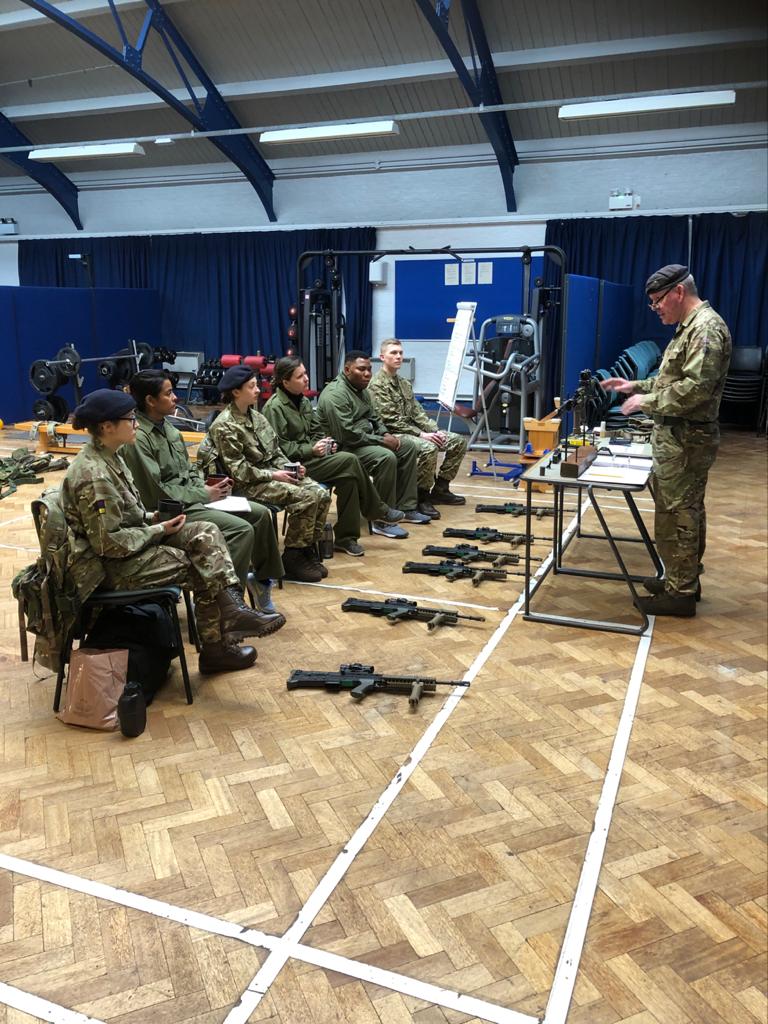 256MMR's tweet photo. New 256 Fd Hosp recruits undergoing foundation training this weekend.

#RRMT #training #belonging #learning #256FdHosp #army https://t.co/qCSHK4RWim