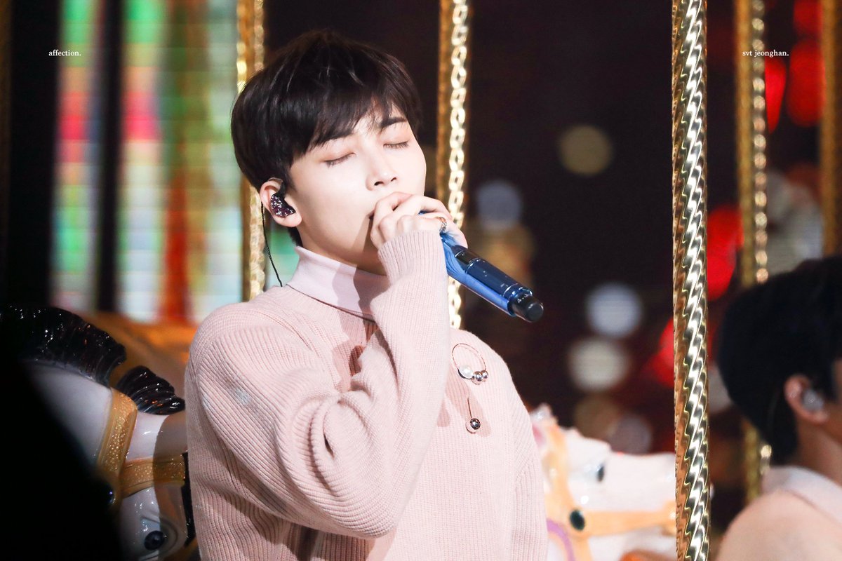 affection_YJH's tweet photo. 200105 GDA #세븐틴 #정한 #SEVENTEEN #JEONGHAN - 동화 속 한 장면의 주인공 🎠👑 https://t.co/SZ2OrNixQV