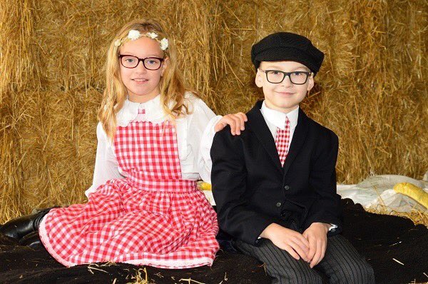 Naomi Driessen en Dani Claassens zijn het nieuwe Jeugdboerenbruidspaar 2020 van CV de Kuussegatters. Superleuk! Gefeliciteerd en veel plezier!