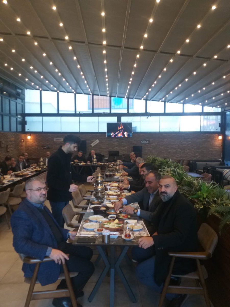 ismad_44's tweet photo. İsmad olarak il dernekleri kahvaltı programına katılım sağladık verimli geçen program sonrası Lütfü Uçak bey bizlere plaket takdiminde bulundu,kendilerine teşekkür ederiz,
@Yildiz_Osman44 @omerakblt44 @h_dundr @Metehanyurt7 @Mahmut_G44 @y_grsy https://t.co/4OFIJ962yr