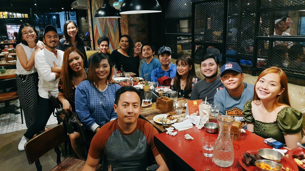 psurvivorleague's tweet photo. #PSL13 Reunion happening right now!! 🔥🔥🔥 This cast is lit 🔥🔥🔥 https://t.co/NFqHReBn7b