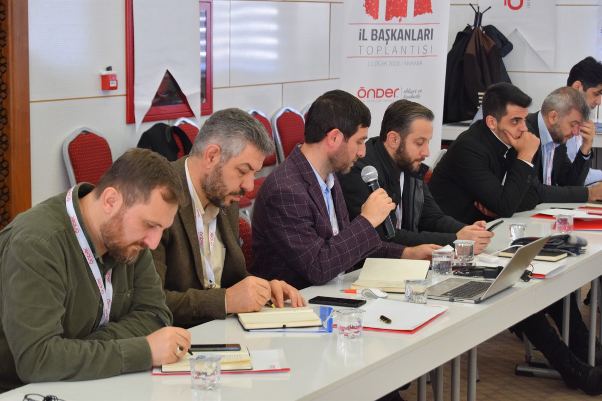 kambercal1's tweet photo. İl başkanları toplantımızı Ankara’da Yönetim Kurulu üyelerimizin de katılımıyla icra ettik. İmam hatip dernek başkanlarımız 2019 yılı faaliyetleri ve devam eden projeleri hakkında bilgi verdi. Biz de genel merkez çalışmalarını aktararak plan ve programlarımızı gözden geçirdik. https://t.co/kKOZlCU71l